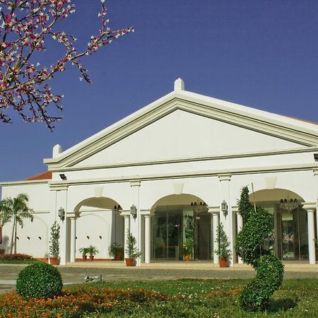 Ilocos Norte Hotel & Convention Center 라오아그 외부 사진