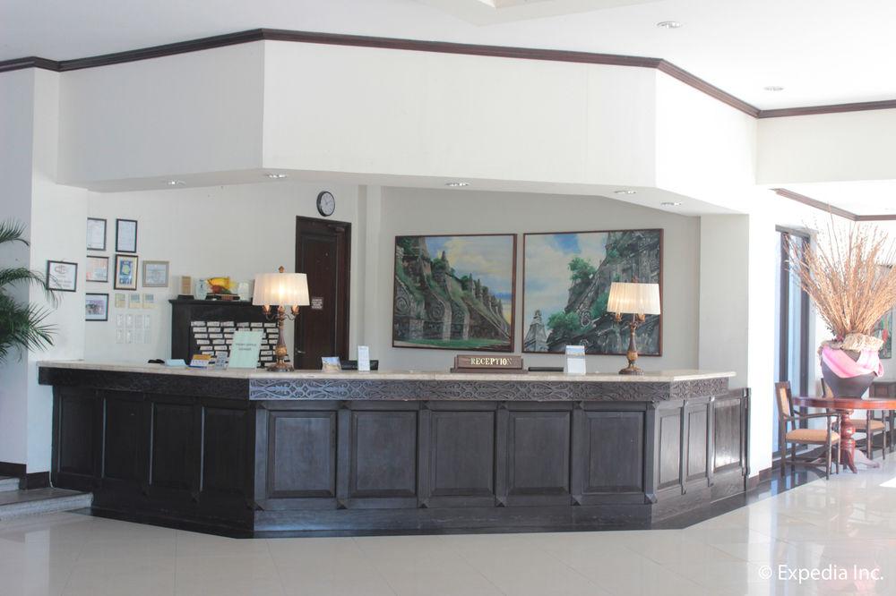 Ilocos Norte Hotel & Convention Center 라오아그 외부 사진