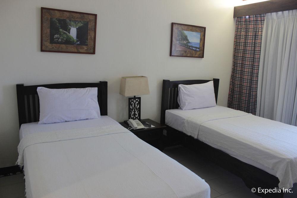 Ilocos Norte Hotel & Convention Center 라오아그 외부 사진