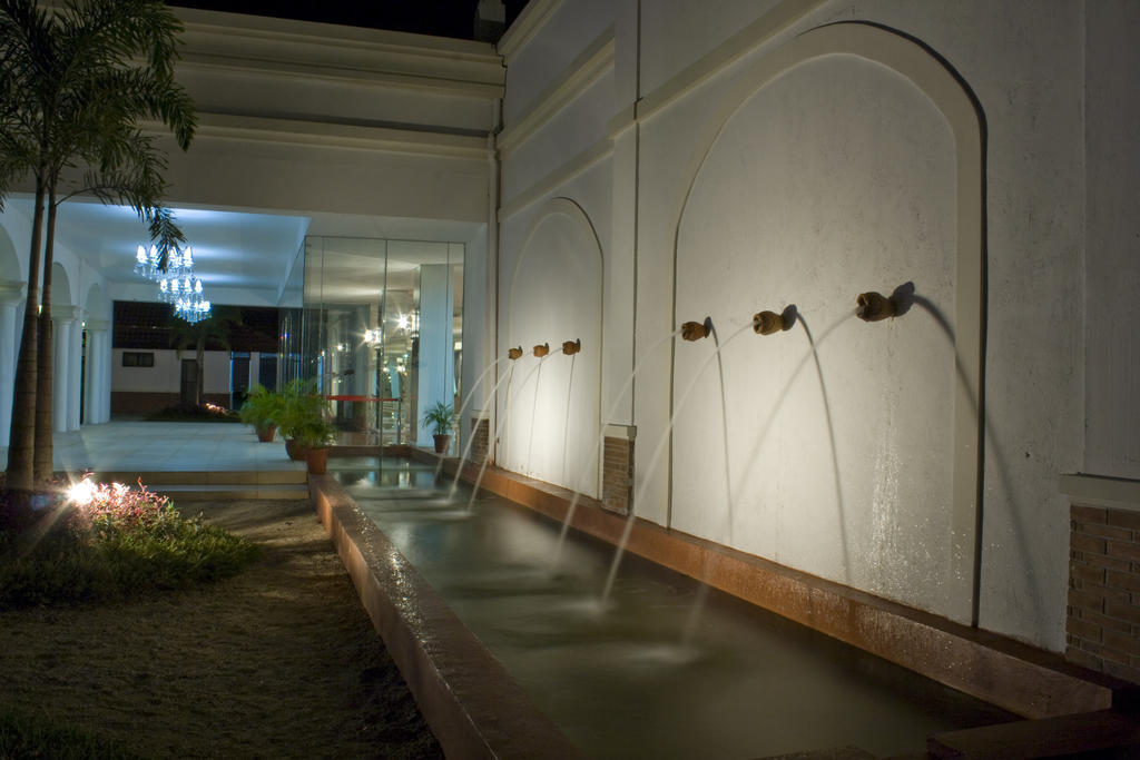 Ilocos Norte Hotel & Convention Center 라오아그 외부 사진