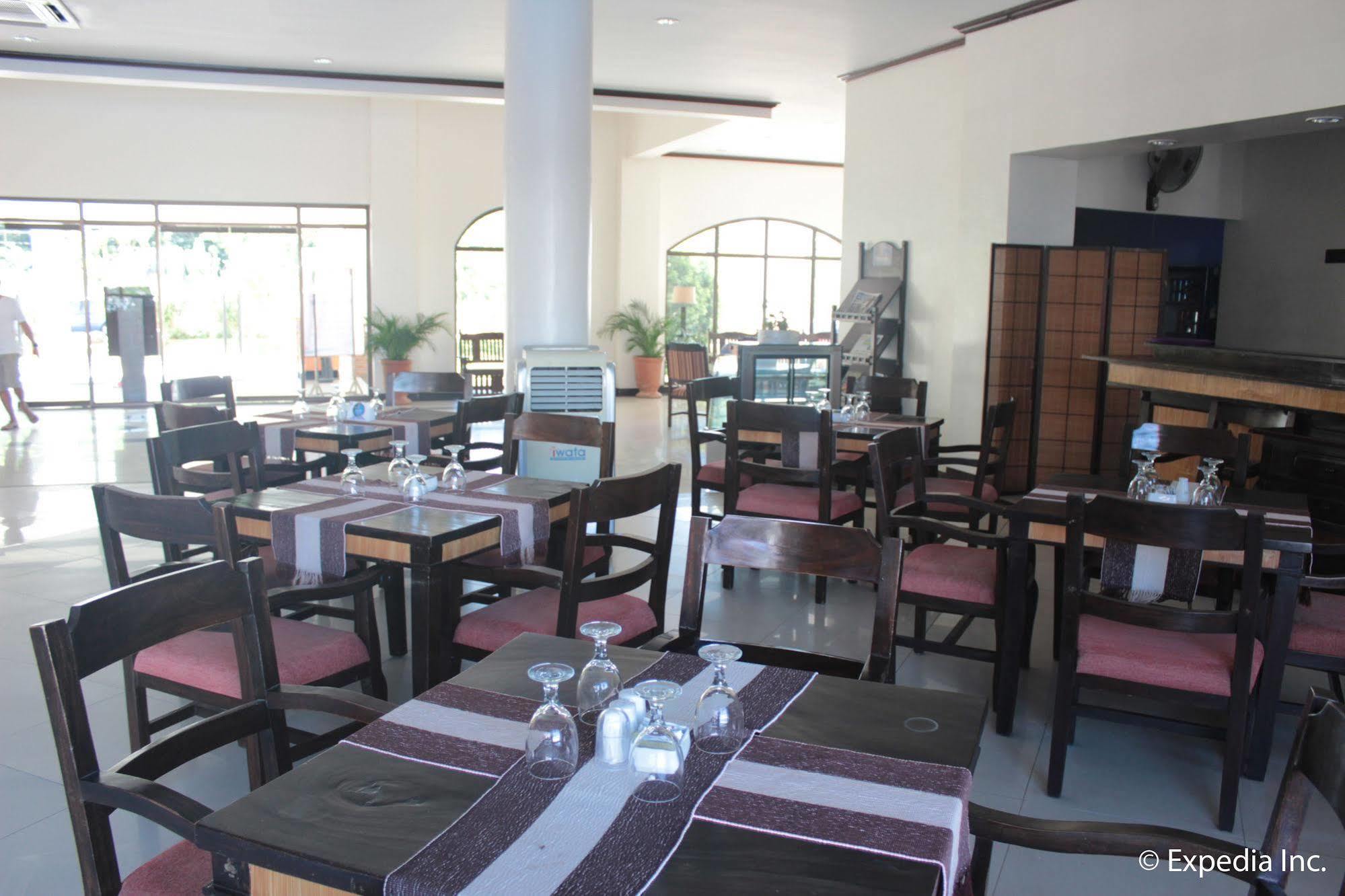 Ilocos Norte Hotel & Convention Center 라오아그 외부 사진